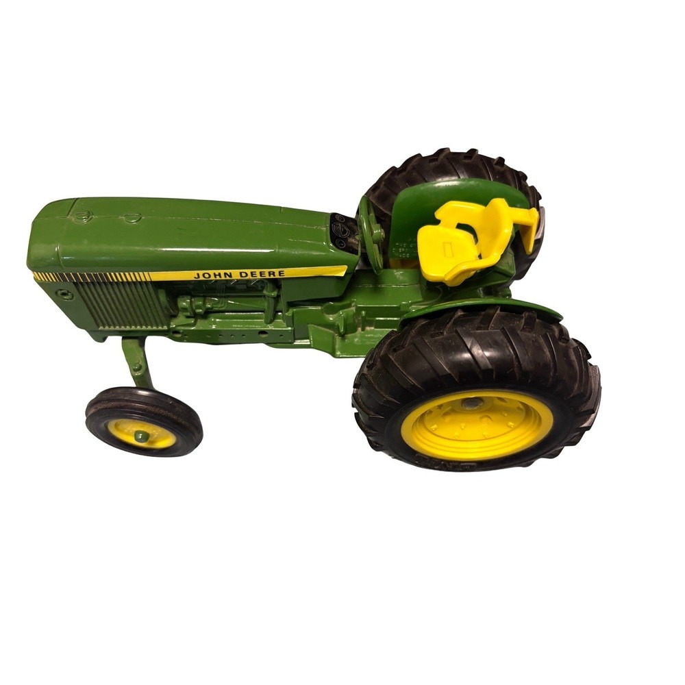 ERTL 1:16 scale‎ John Deere model 2440 die-cast utility tractor toy